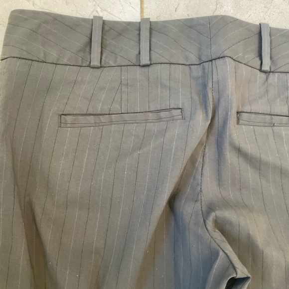 The Limited Crew Fit Pants, Gray Pinstripes, Zip Hooks Belt-loops, Pockets, Sz 2 - Picture 10 of 12